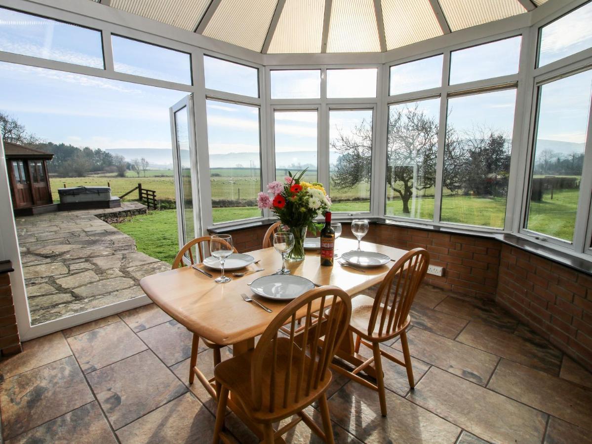 Villa Bicton Lea Acton  Exterior foto